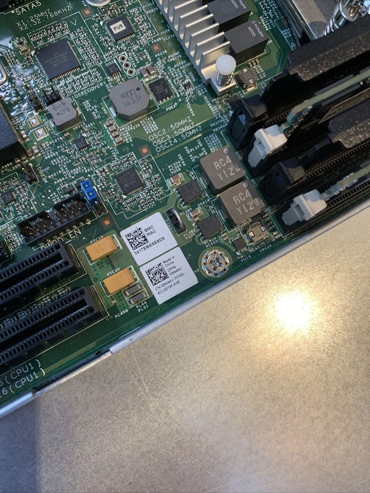 Dell PowerEdge C6220 II 4 Node 24 Port (8x) Xeon E5-2680 v2 / 512GB RAM / 2x PSU