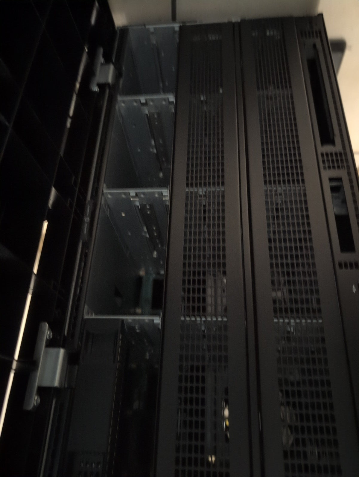 🎸HP ProLiant ML350 Gen9 Server 1x E5-2609 v4/ 32GB RAM/1x PSU (NO HDD/CADDY)