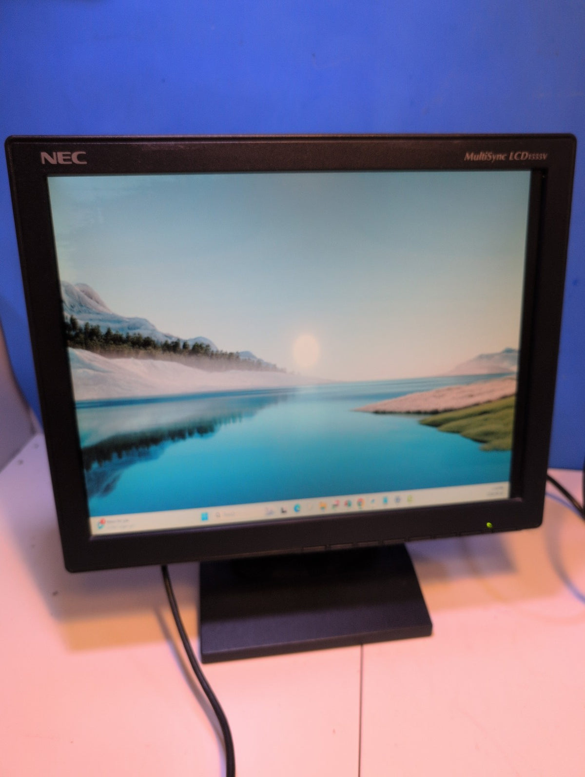 🎸 NEC MultiSync LCD1555V-BK 15 inch LCD Monitor VGA D-Sub Display Black