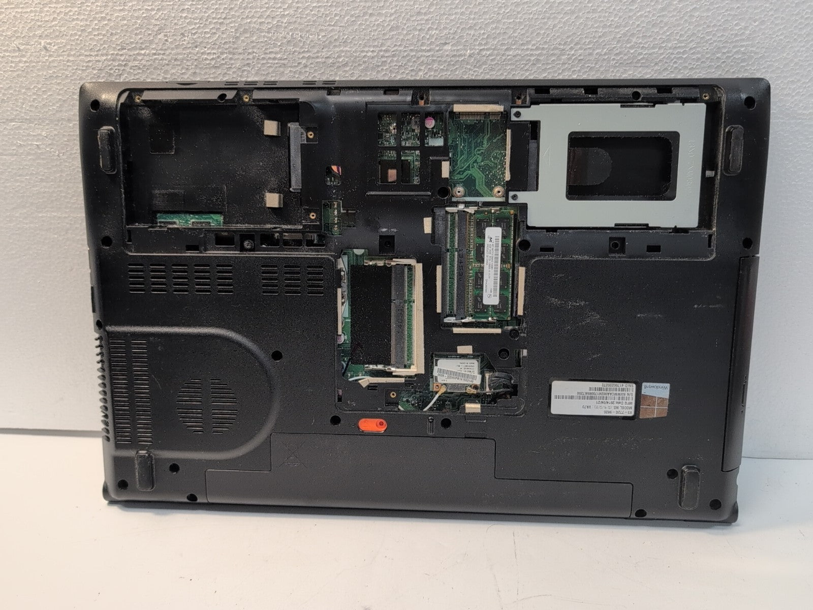(AS IS) Acer Aspire V3-772G 17" Laptop Intel i7-4712MQ 2.30GHz/ 4GB RAM/NO HDD -