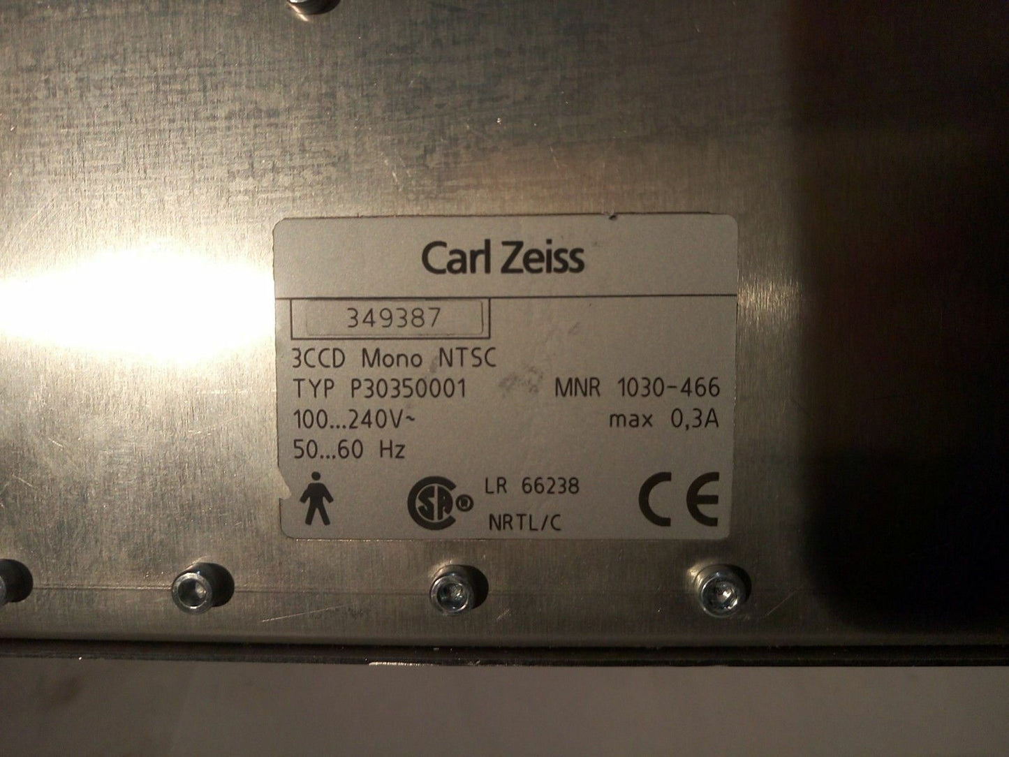 - CARL ZEISS 3 CCD MONO NTSC P30350001 MEDILIVE CAMERA CONTROL UNIT