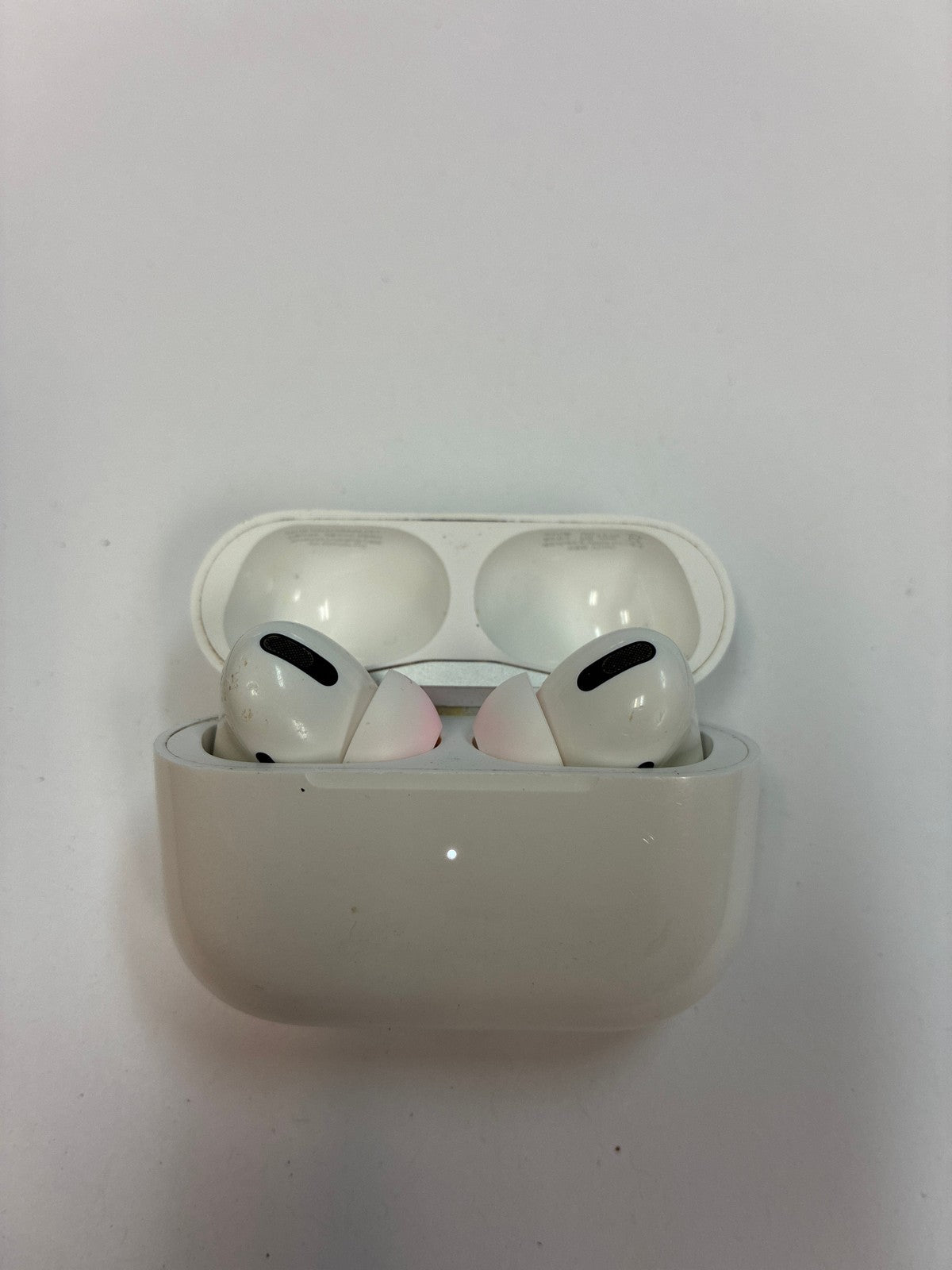 🔥 Apple AirPods Pro 1st Generation MagSafe Charging Case White -(Please read)