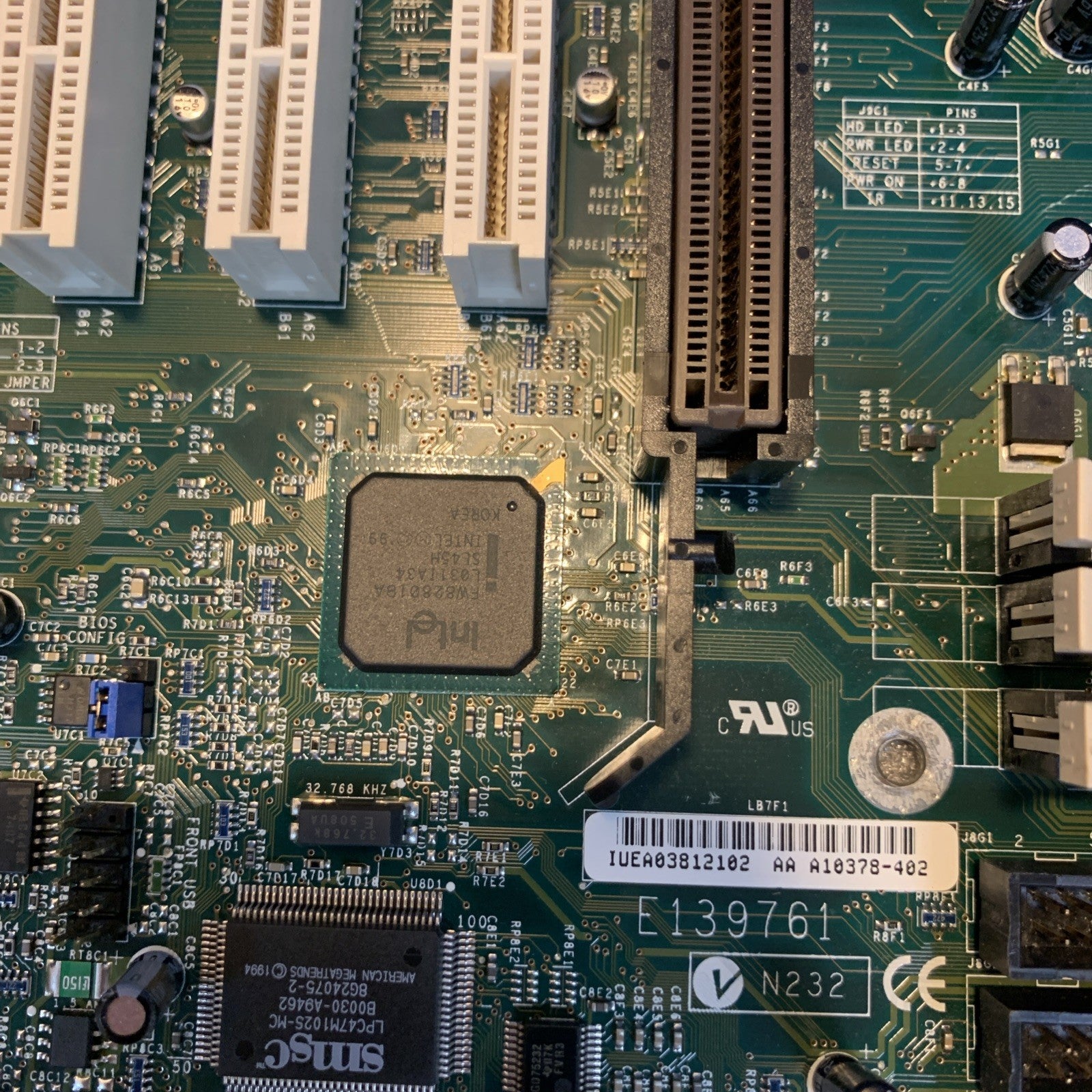 Intel Desktop Board D815EEA2 D815EPEA2 W/ 1GHZ PIII Intel CPU, 512MB RAM