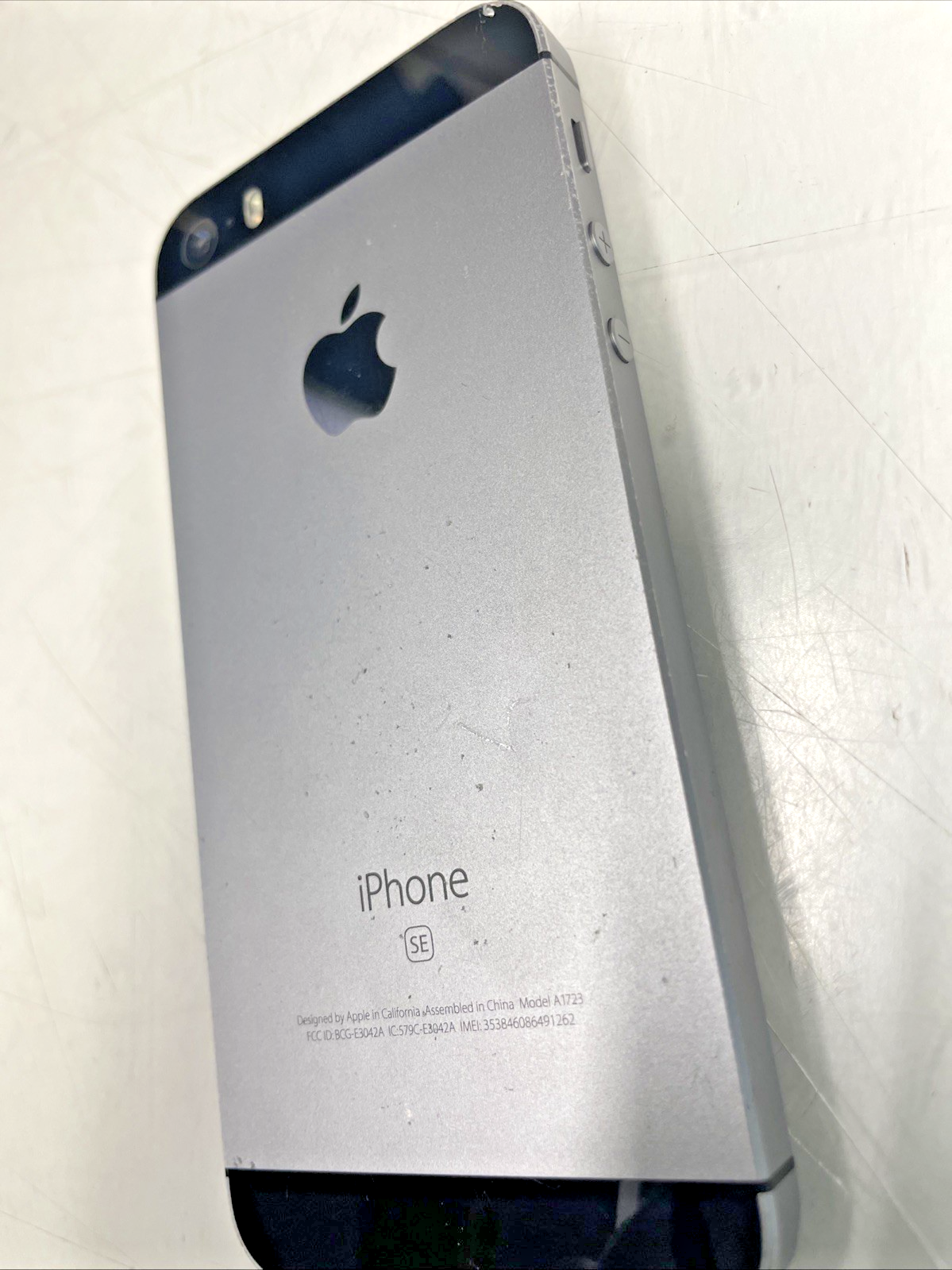 🔥Unlocked Iphone SE 32G Scratched Screen Bent Corner 83% BAT Carrier:Telus +