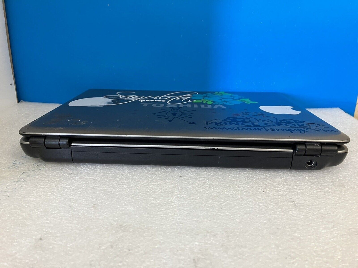 Toshiba Satellite Pro U400 13.3" Laptop C2D T5870 3GB RAM, 300GB Windows XP SP3