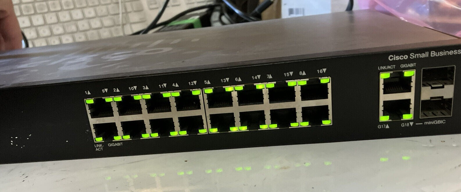 ~ Cisco SG200-18 18 Port Gigabit Smart Network Switch