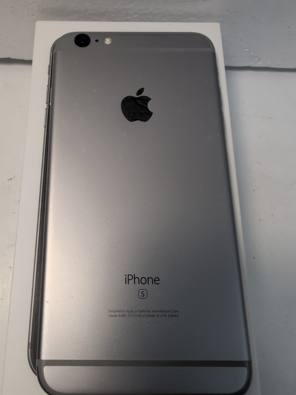 🔥 (NICE) Apple iPhone 6S Plus A1687 16GB Smartphone Gray + BOX (LOCKED BELL) -