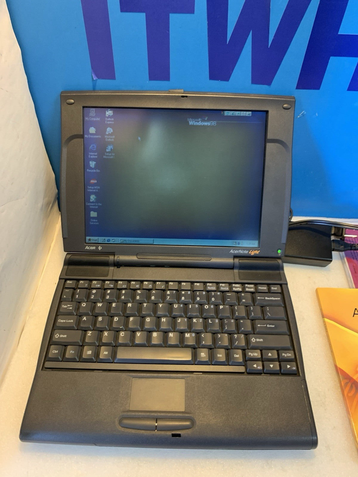 🔥 Vintage Acer 370c Pentium 16MB ram 1GB HD windows 98 W/CD-rom/Floppy drive/CD