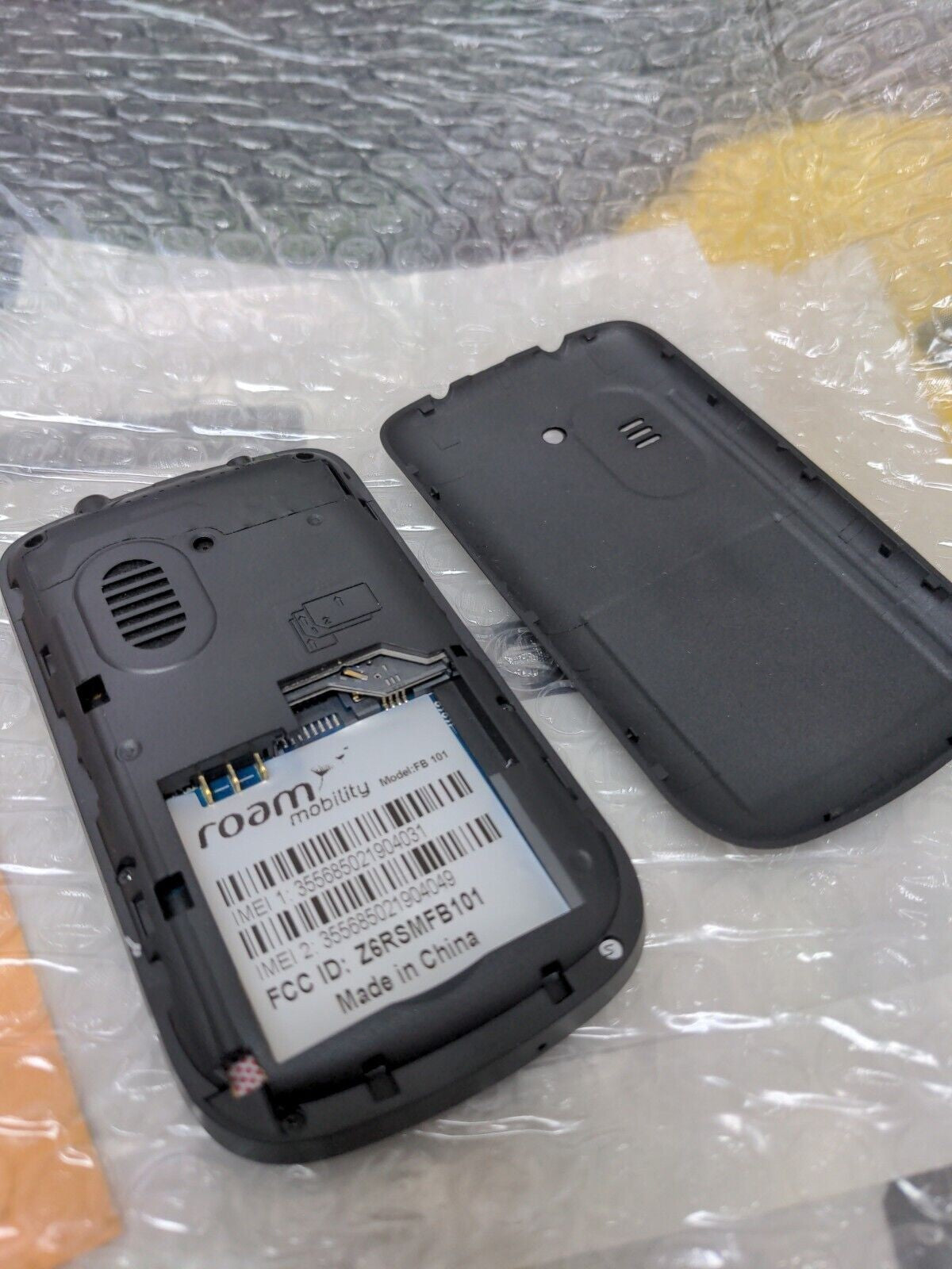 （New, no battery)  Roam Mobility Breeze Dual SIM Cards Travel Phone (unlocked)