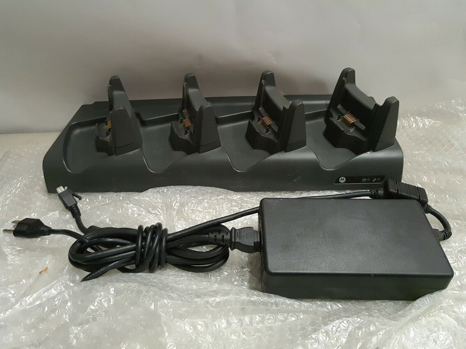 -  Motorola CRD4000-4000ER 4 slot cradle W/AC adapter for WT41N0 WT4090  
