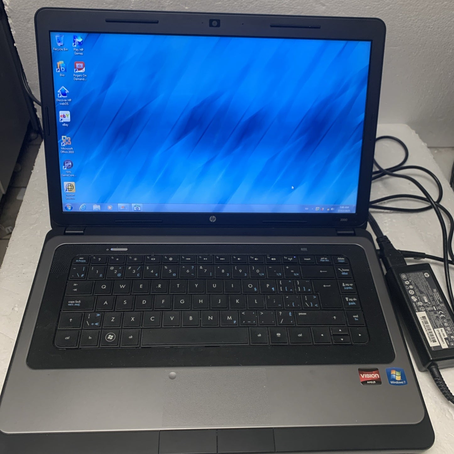 Grade A ~ HP 2000 AMD E-300 1300MHz 4GB RAM 320GB HD Windows 7 HOME (Original)