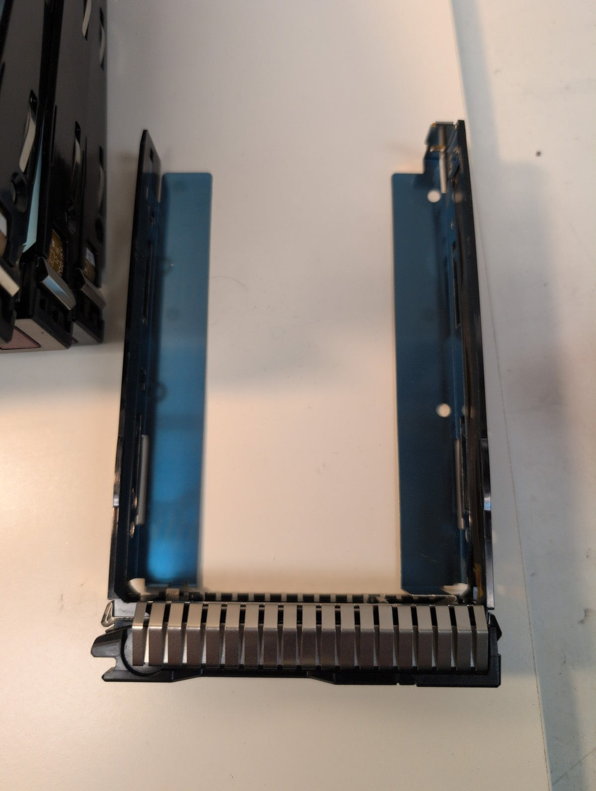 HP 657739 3.5" LFF Hot-Plug Hard Drive Tray Caddy for ProLiant – Lot of 12 -