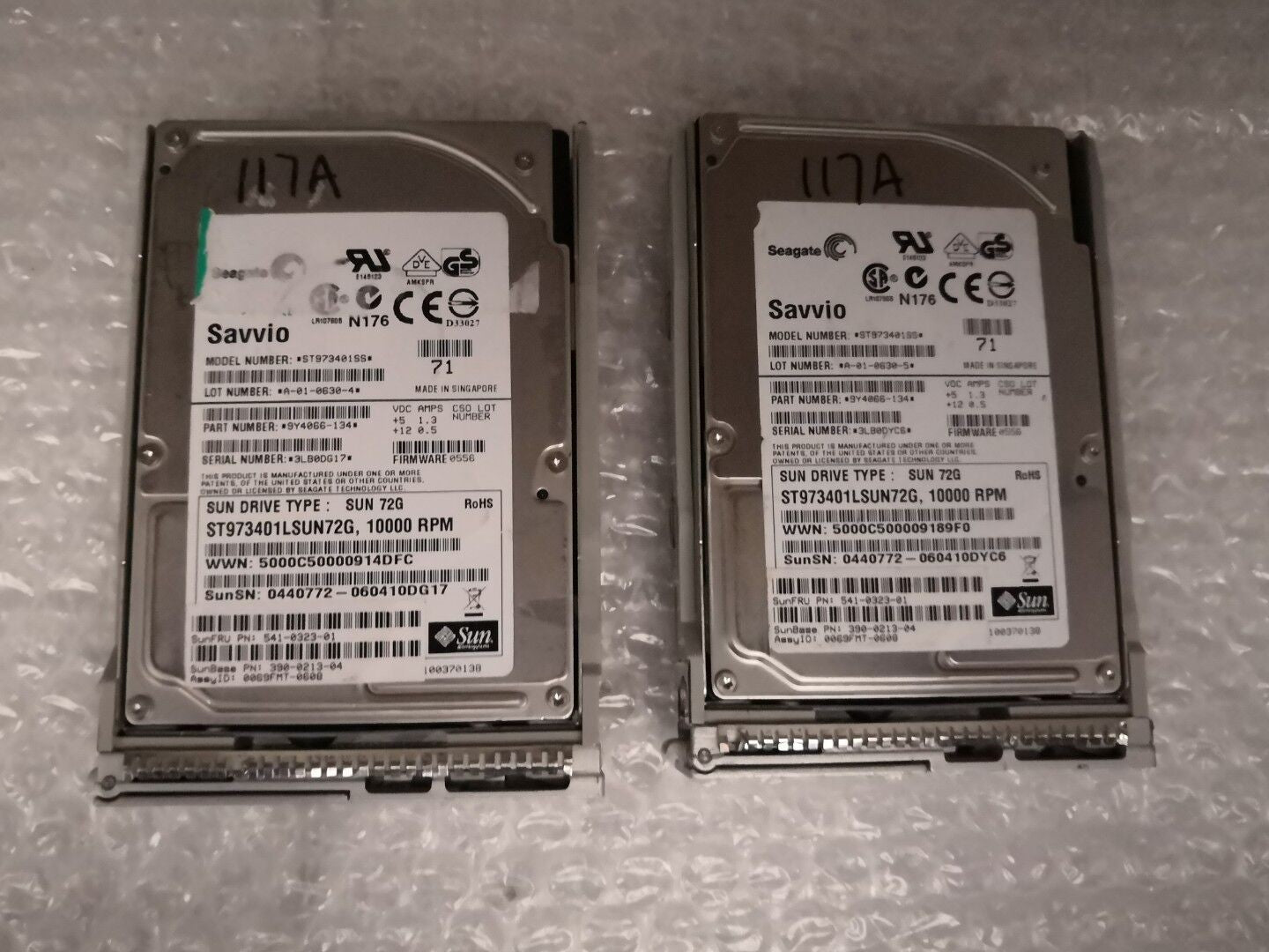 + 2 X Seagate Savvio 2.5" 72GB 10K SAS HDD Hard Drive ST973401SS W/TRAY