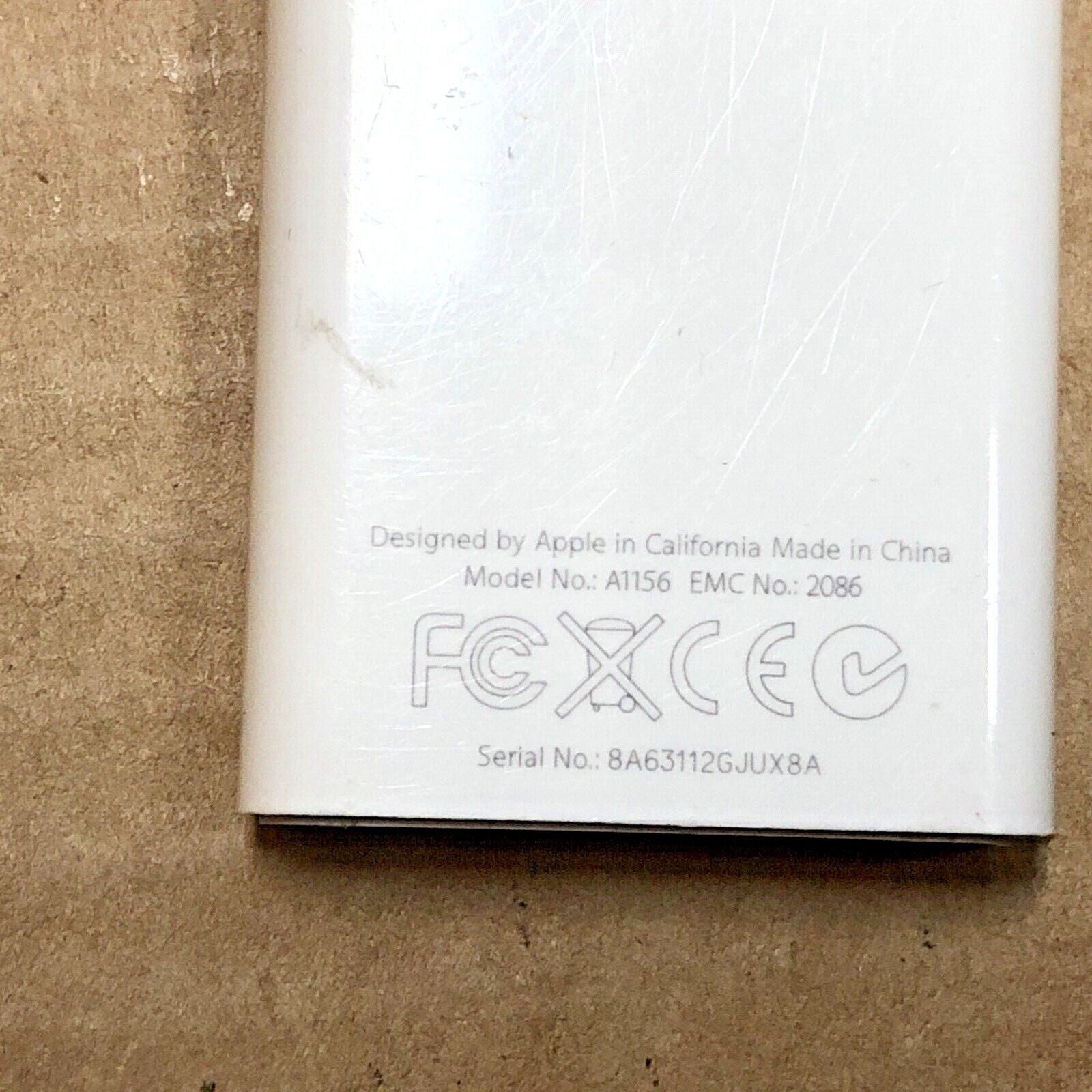 $ Genuine Apple A1156 TV Remote white for Apple TV (minor crack)