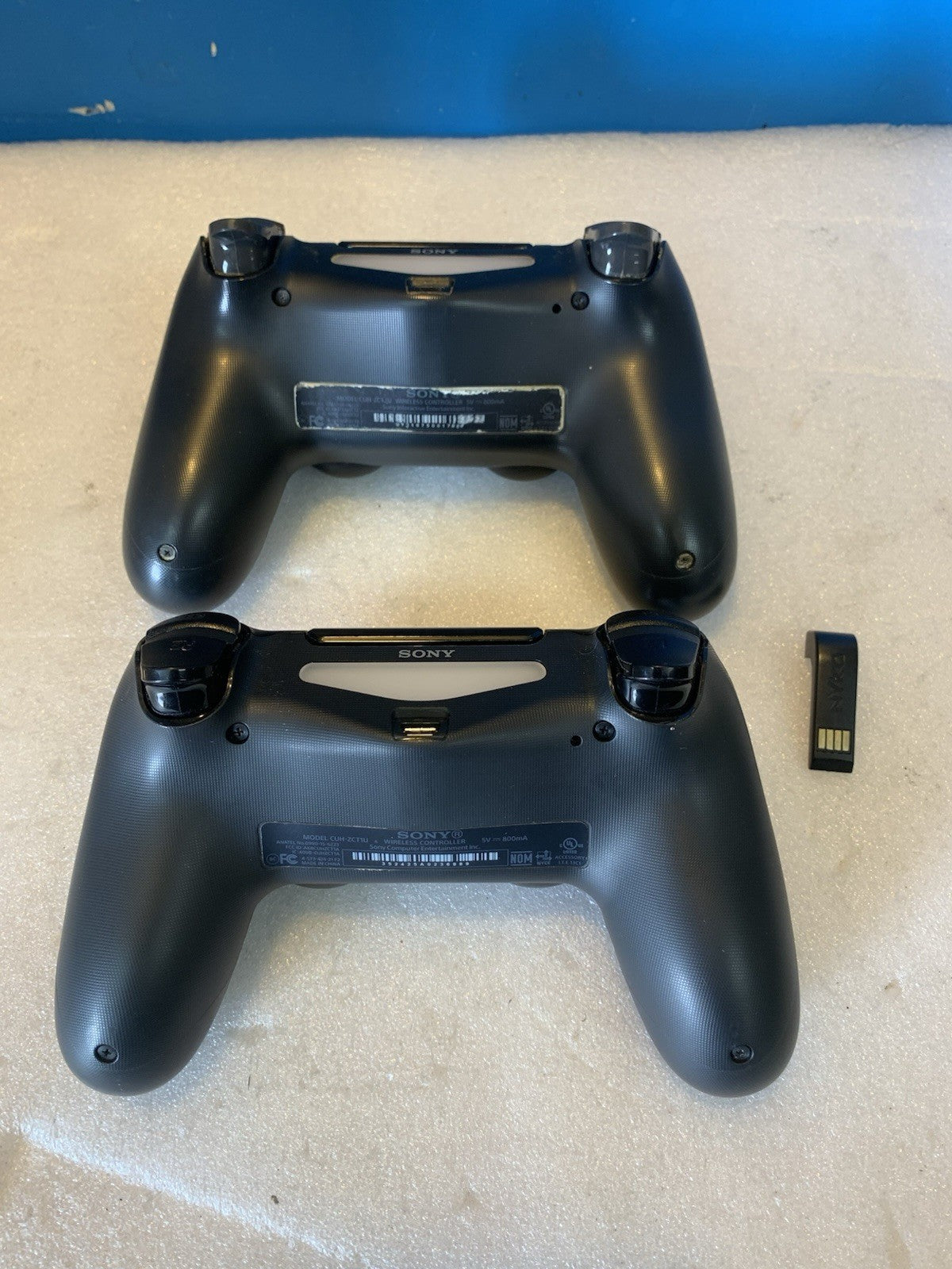 🔥 2x Genuine Sony PS4 DualShock 4 Controllers CUH-ZCT1U Black