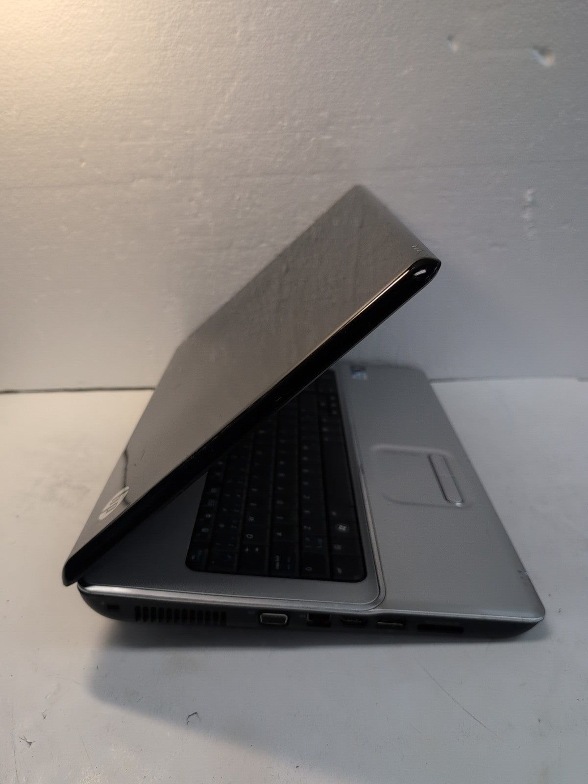 🔥 HP Laptop G71 17. 3" Laptop T4300 2.10GHz/4GB RAM/250GB HDD/WINXP  -