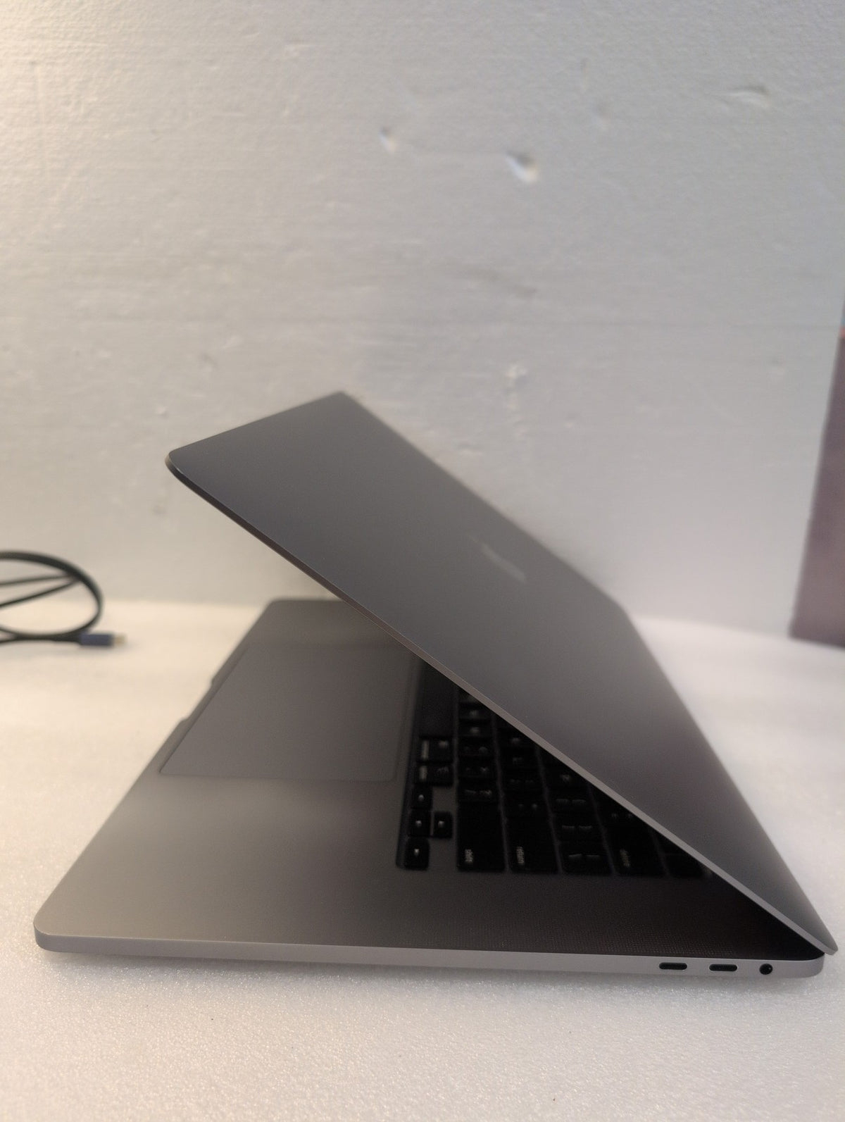 🎸 Apple MacBook Pro A2141 16" 2019 i7 2.6GHz 16GB RAM 500GB SSD OS 13.7 (Read)
