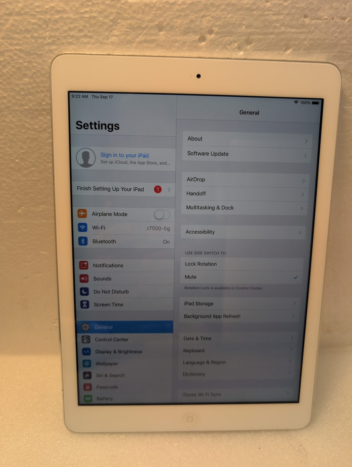 🎸 Apple iPad Air 1st Gen A1474 16GB Wi-Fi 9.7in Silver/White Tablet Used