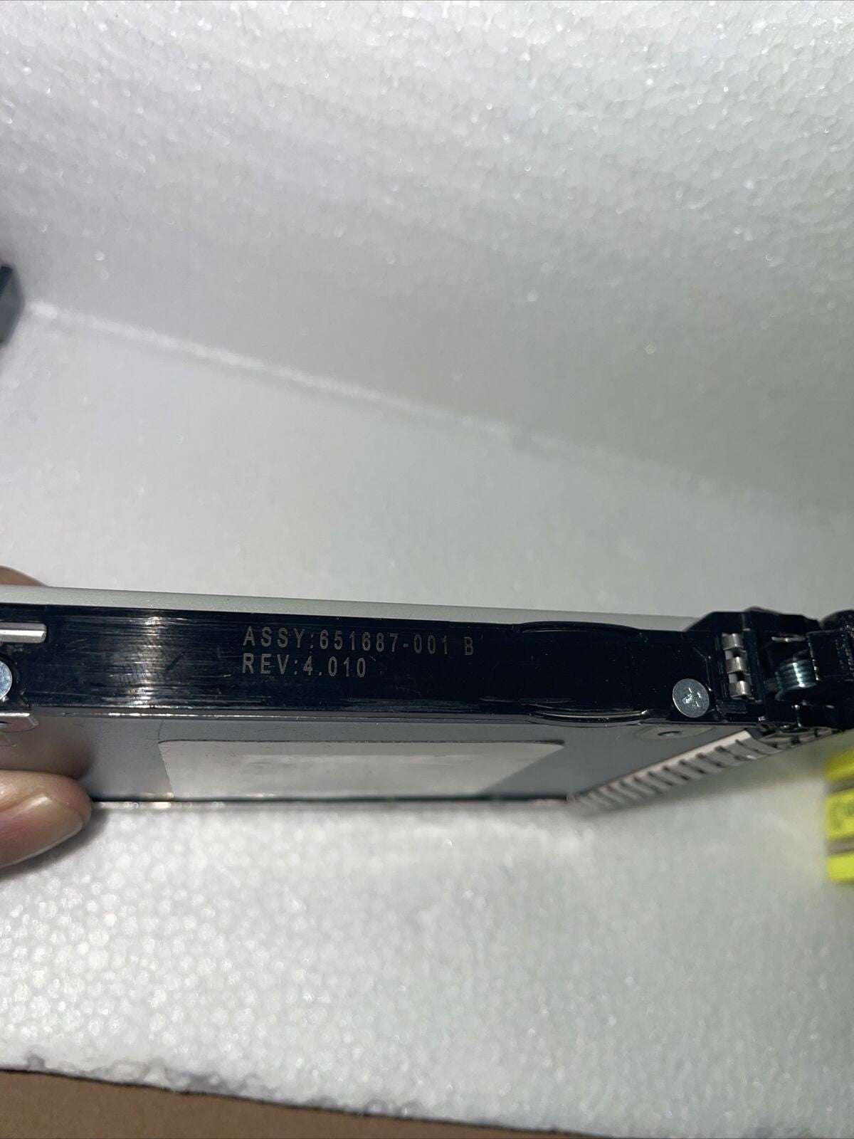 (1 x) HP 100GB SAS 6G 2.5'' Solid State Drive 632429-001  (1000 days remaining)