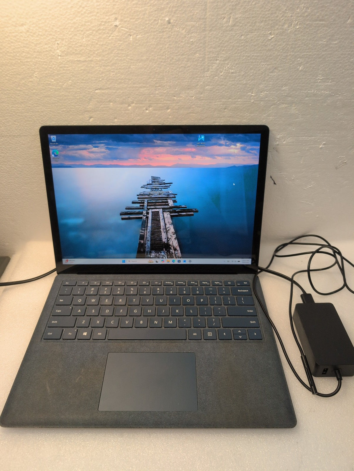 🎸 Microsoft Surface Laptop 2 1769 13.5" i7-8650U 16GB 512GB SSD Win11