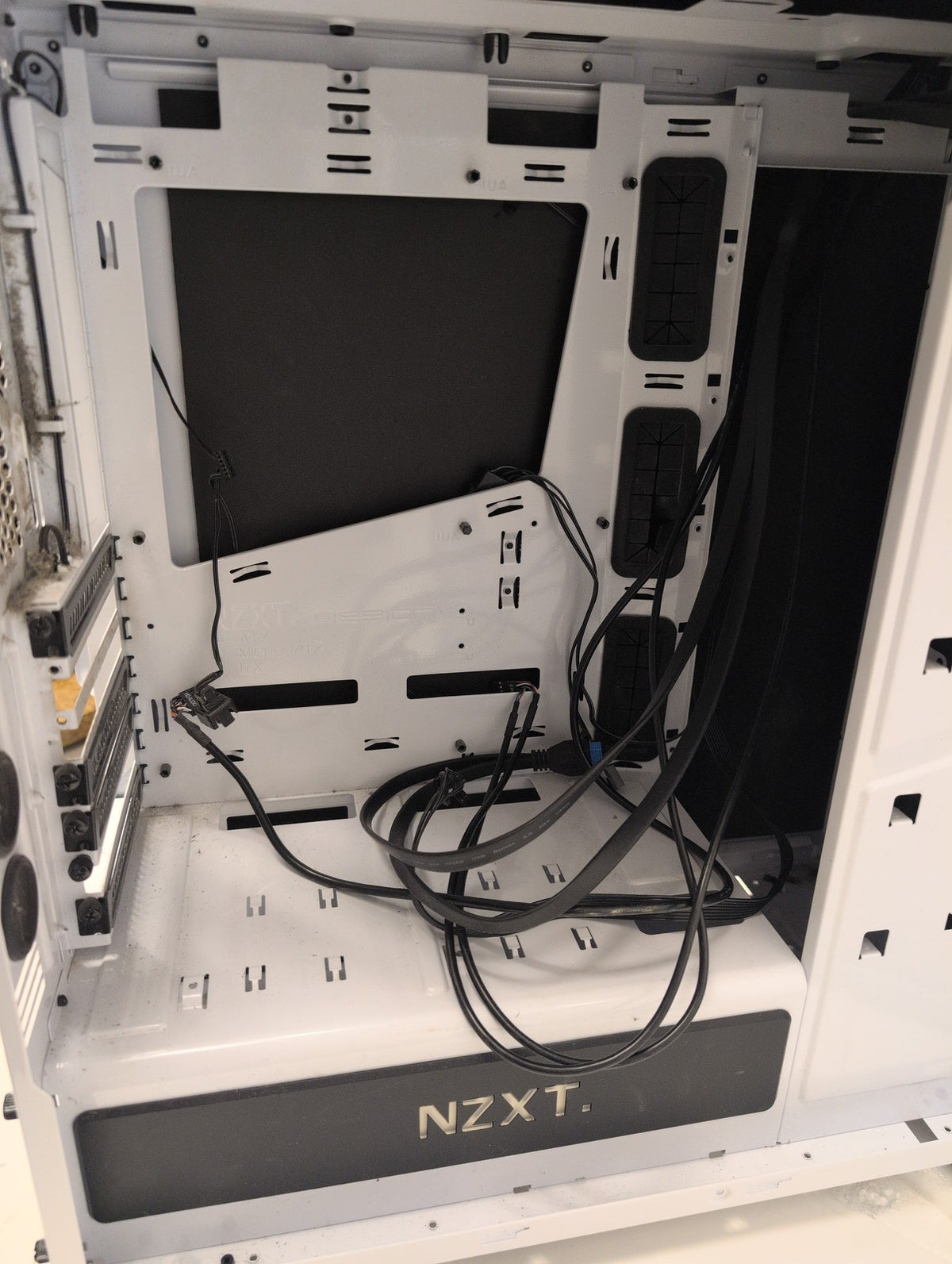 🎸 NZXT H440 CA-H440W-W1 White/Black Mid-Tower ATX Gaming Case Tempered Glass