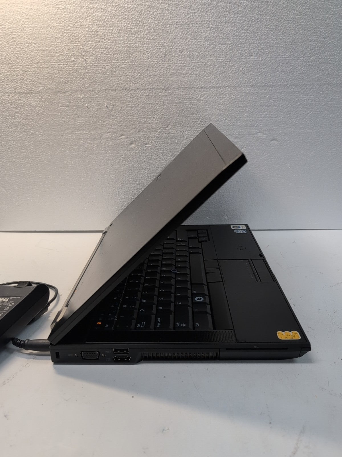 🔥 Dell Latitude E6400 14" Laptop Core 2 Duo P8400/4GB RAM/160GB HDD/WIN XP -