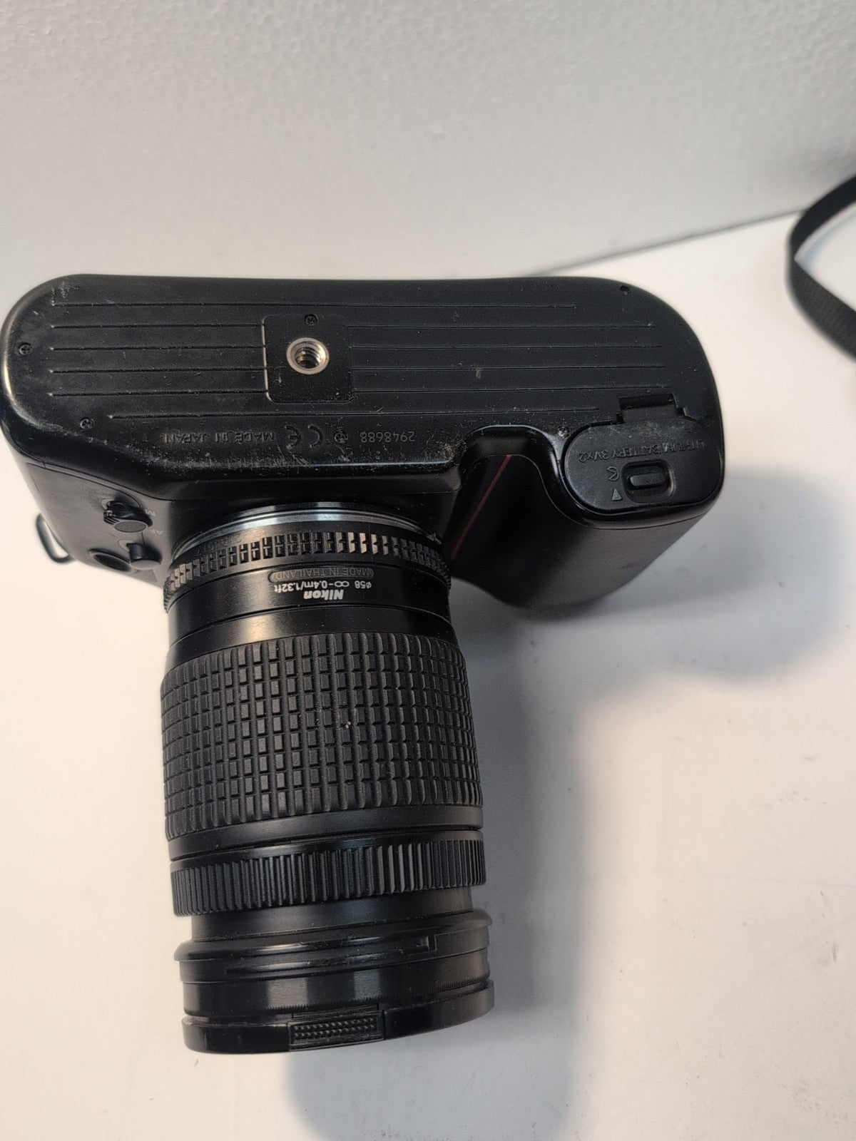Nikon F70 SLR 35mm Film Camera with Nikon AF Nikkor 28-80 mm Lens (No Battery) -