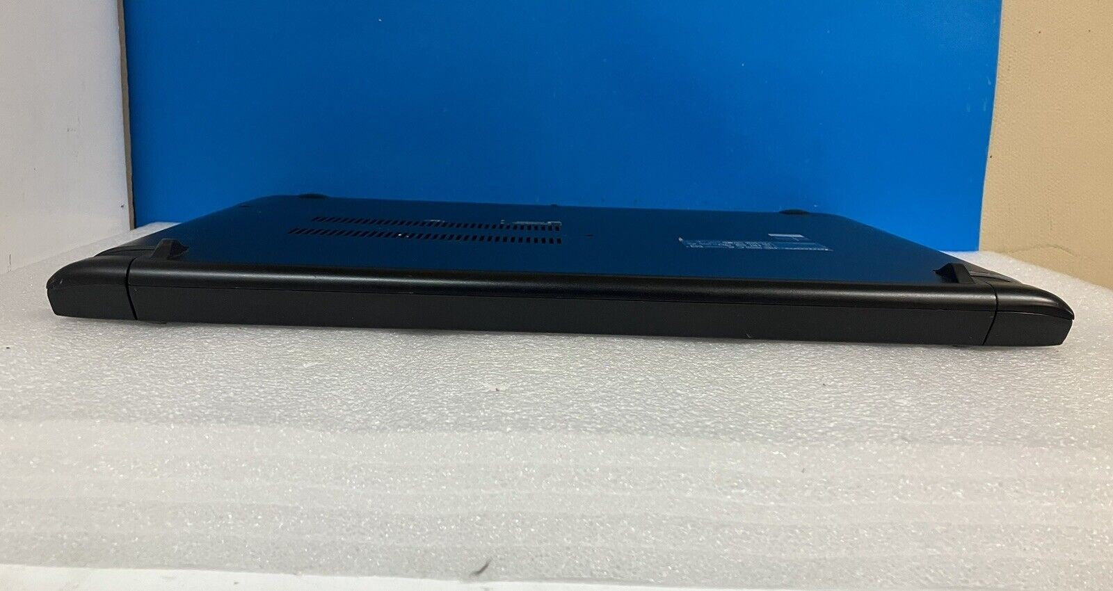 ~ (For Parts, As is) Lenovo 15.6" Laptop AMD A8 CPU 2GB RAM No Disk (Read)