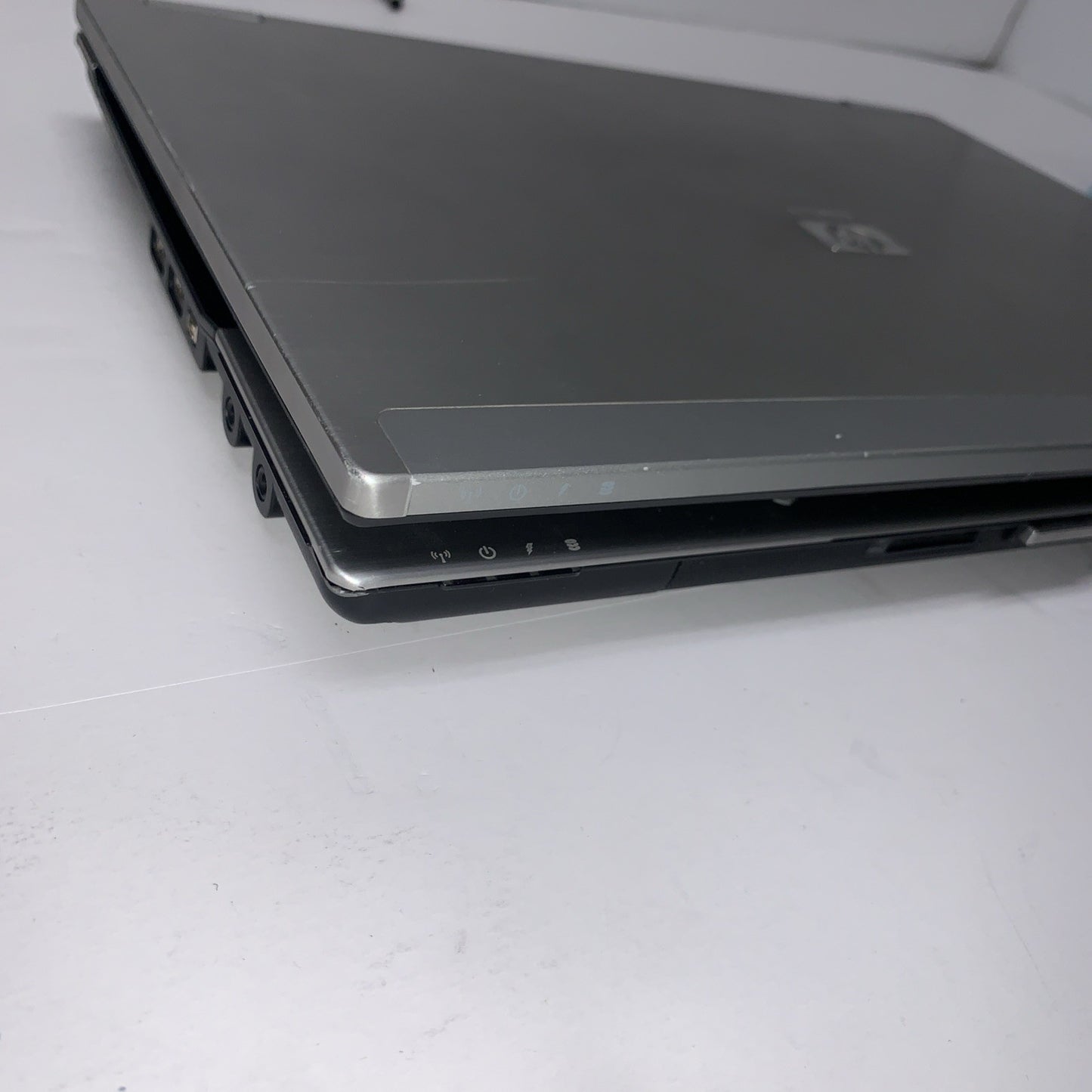 HP EliteBook 6930p C2D P8600 2.4GHz 3GB 160GB Webcam BlueTooth WiFi Windows XP