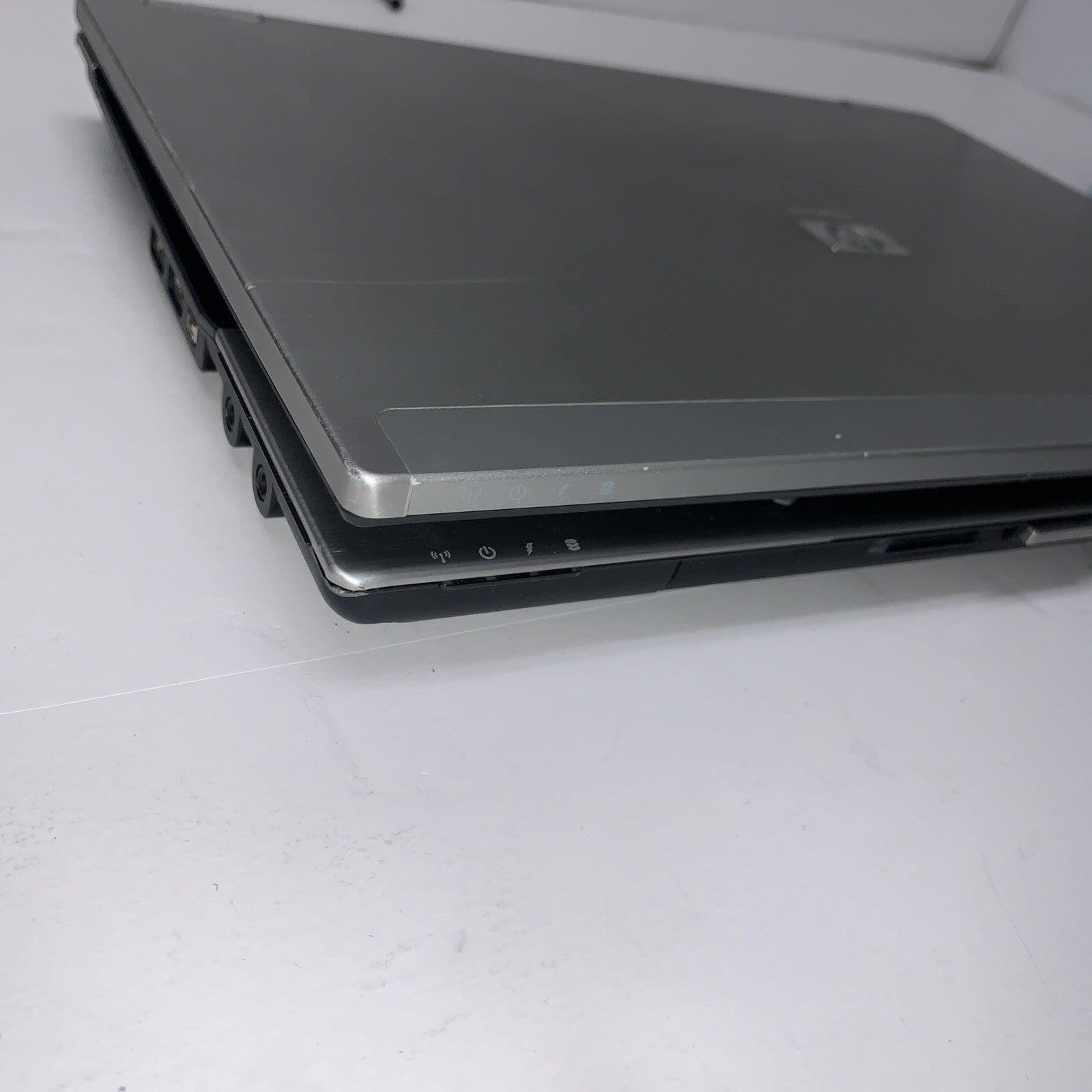 HP EliteBook 6930p C2D P8600 2.4GHz 3GB 160GB Webcam BlueTooth WiFi Windows XP