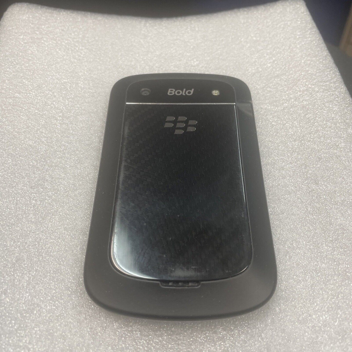 (Nice)  BLACKBERRY BOLD 9900 8G cell phone (No Battery. carrier: Rogers, Fido)