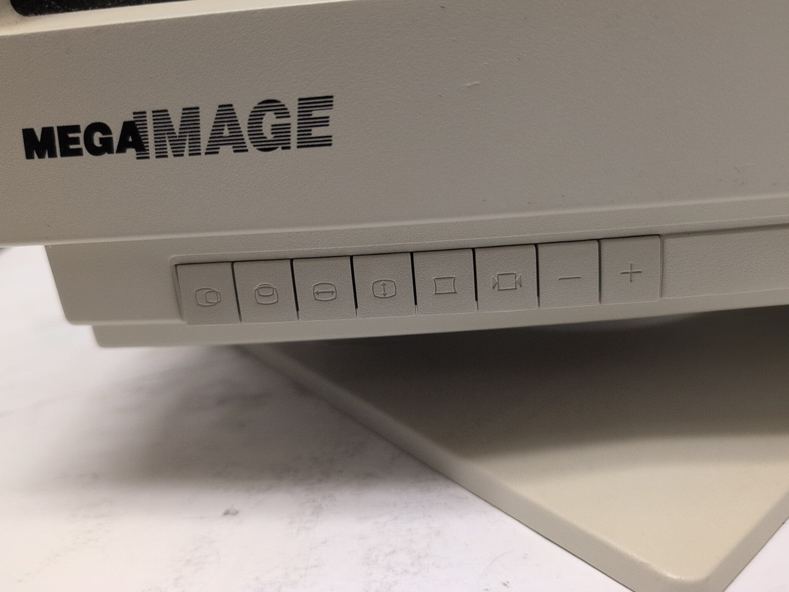 🔥 MEGA IMAGE S15MG 15" Color Display CRT Monitor (9 PIN Video PORT) -