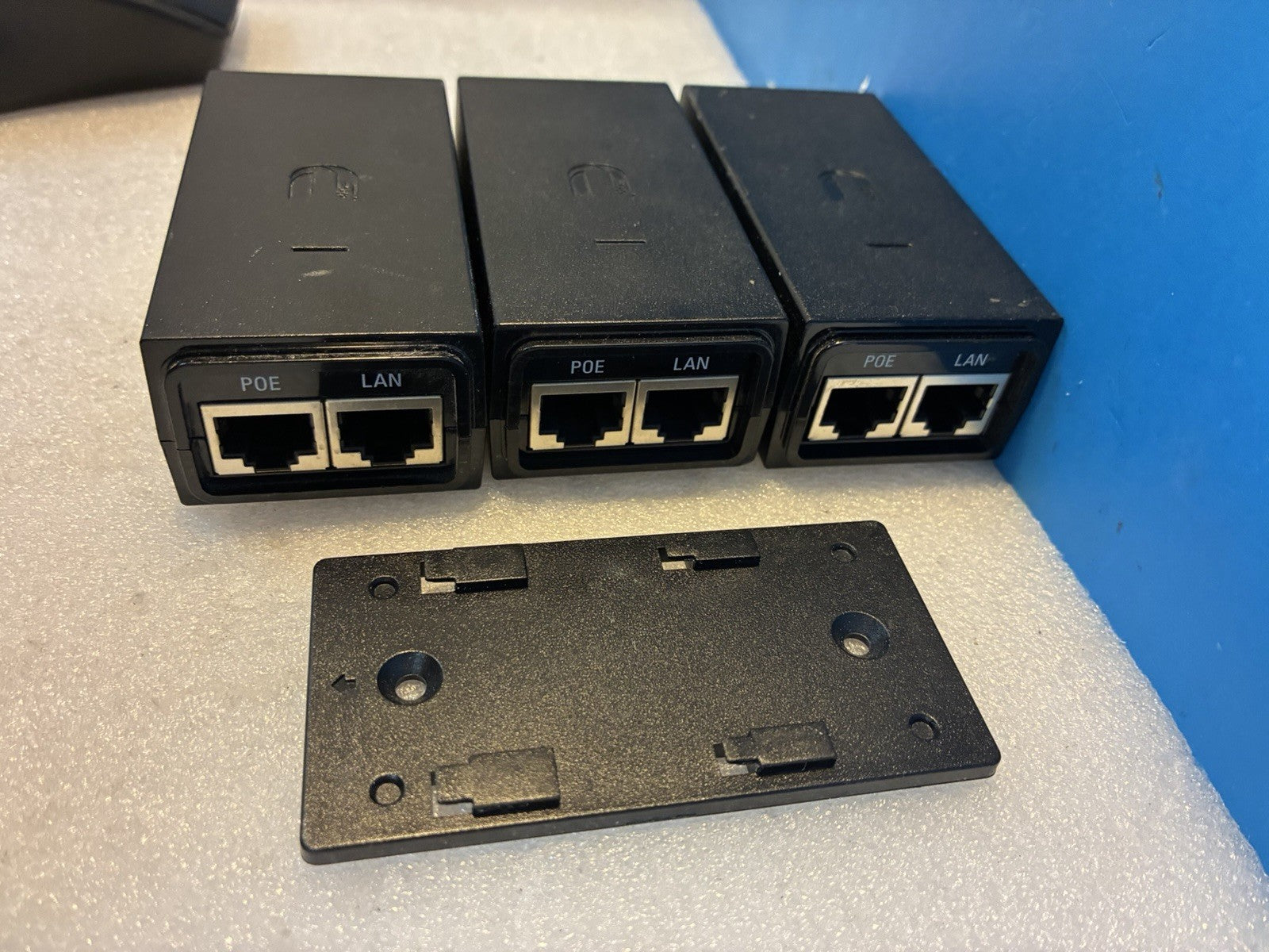 3x 🔥 Ubiquiti Networks 24V 0.5A Gigabit PoE Injector GP-A240-050G w/ 1x Plate