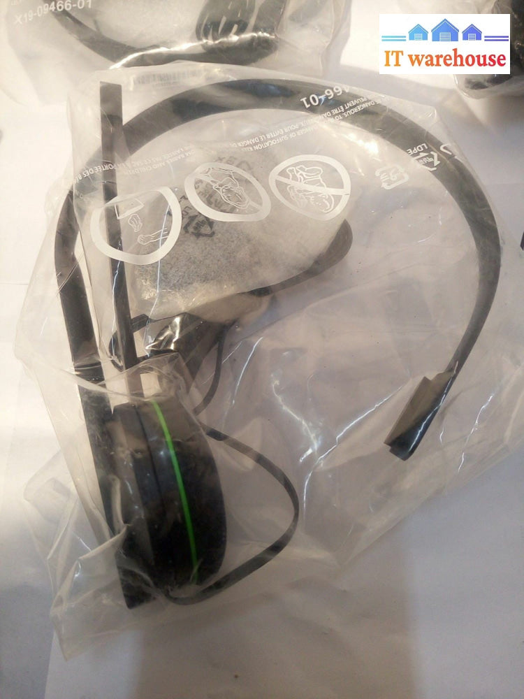 - 5x NEW Microsoft Xbox One  Headset   Black/ X885329-001 / X19-09466-01