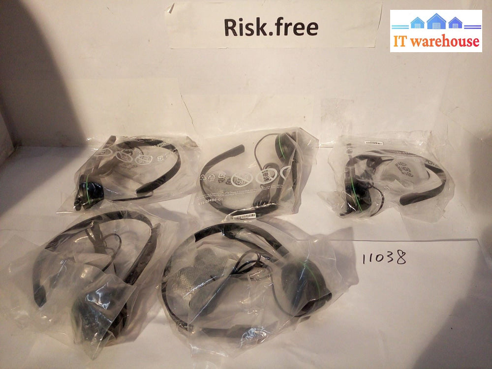 - 5x NEW Microsoft Xbox One  Headset   Black/ X885329-001 / X19-09466-01