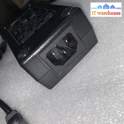 AC Adapter Fujia FJ-SW1903000T 19V 3A(3000mA) Charger Power Supply 5.5mm
