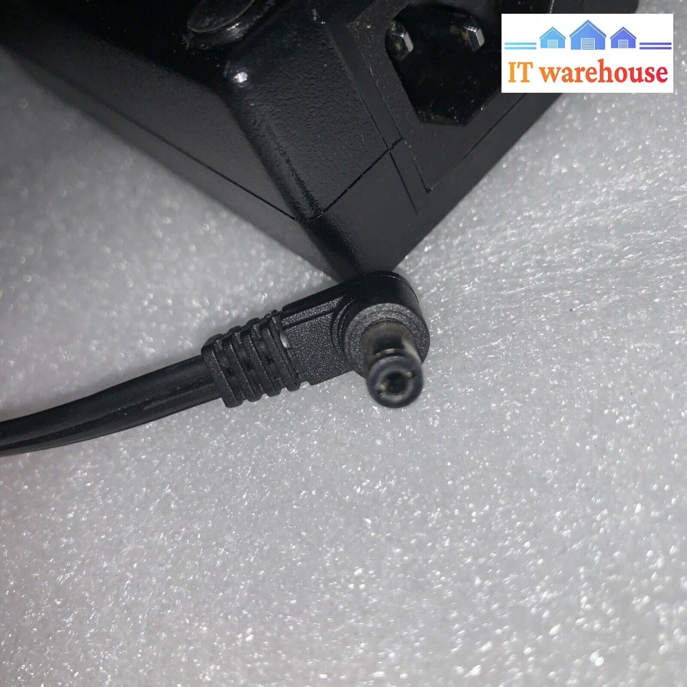 AC Adapter Fujia FJ-SW1903000T 19V 3A(3000mA) Charger Power Supply 5.5mm