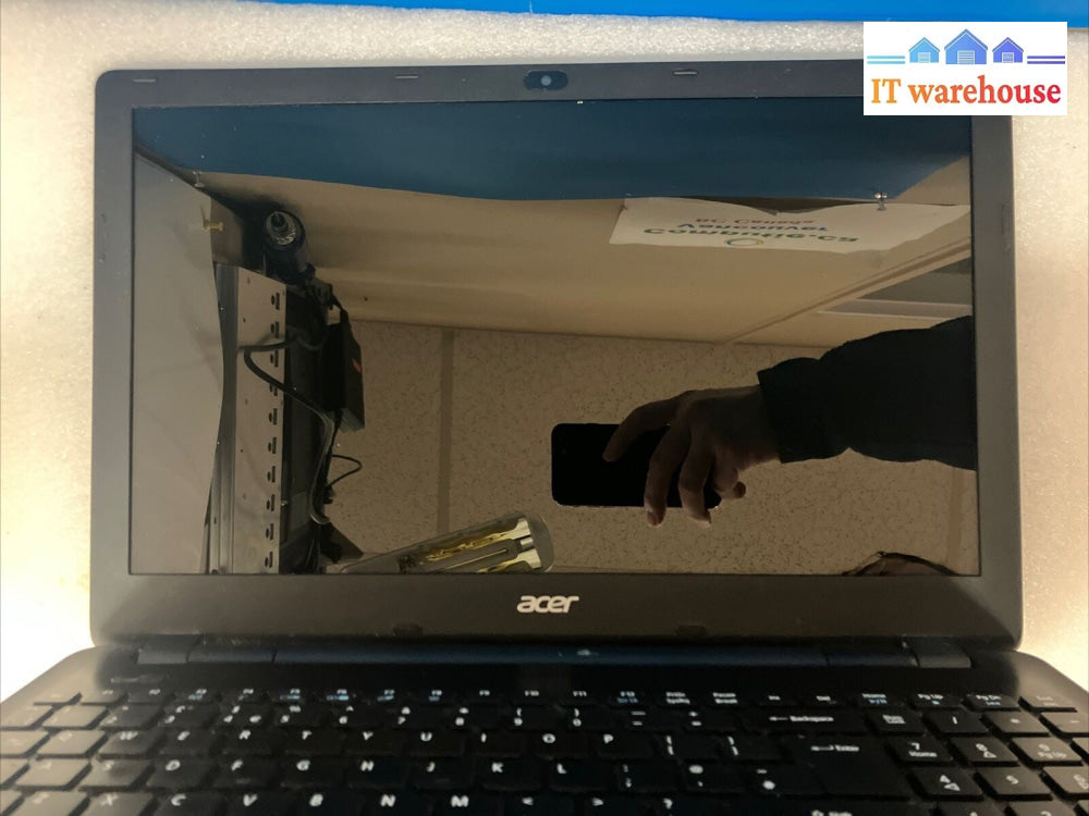 ~Acer Aspire E5-511-C6J9 15.6" Laptop Celeron N2830 /4GB RAM /500GB (BAD Screen)