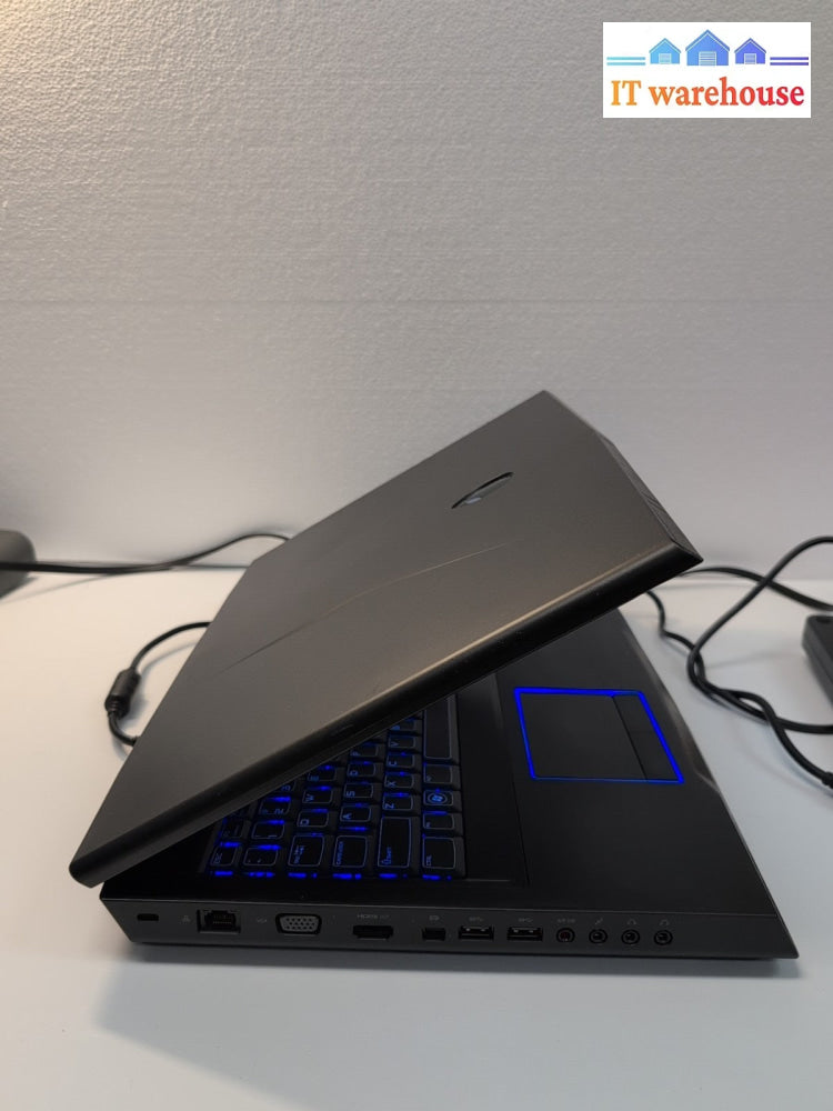 Alienware M17X 17. 3" Gaming Laptop i7-2760QM/16GB/ 480G SSD/Radeon 6900M/Win10-