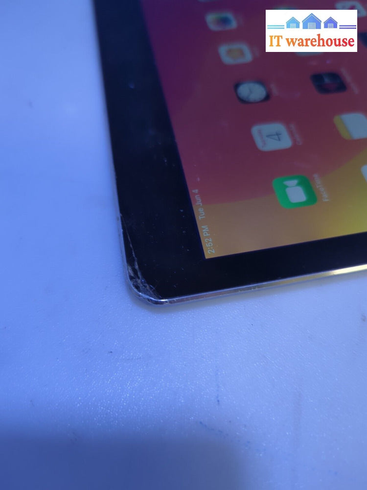 Apple Ipad Air 2 A1566 64Gb Wi-Fi - Cracked Screen/Lcd/Dents Still Works