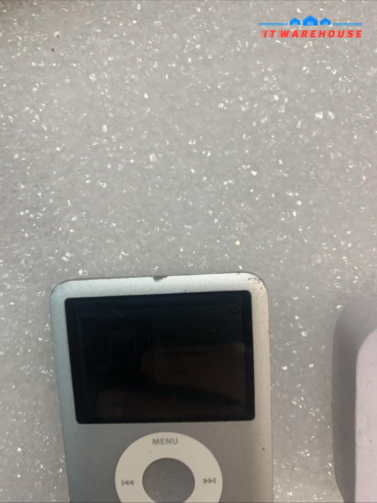 Apple iPod Nano 3rd Generation 8GB player working
