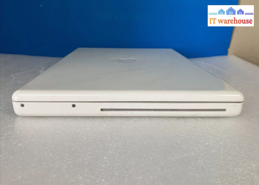 ~ Apple Macbook 13’ Laptop 2008 A1181 Intel C2D Cpu / 2Gb 160Gb Hdd (Read)