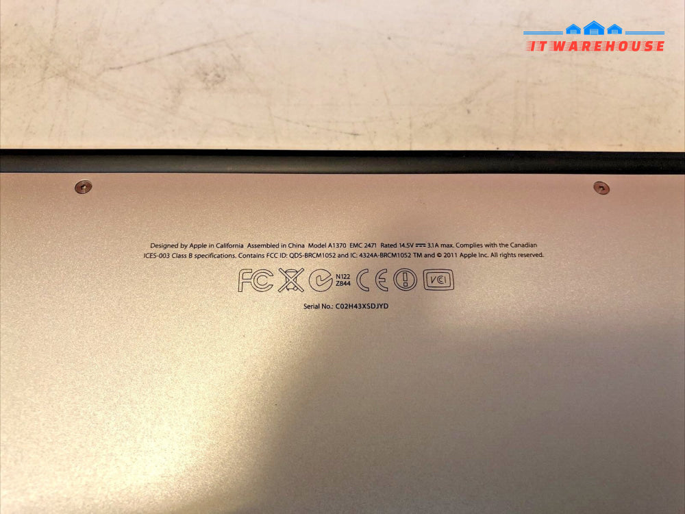 - Apple MacBook Air 11" A1370 MID 2011 i5-2467M 1.6GHz/4GB/no HDD - LCD cracked