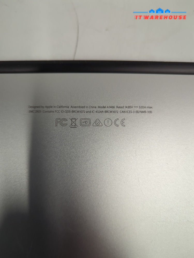 Apple MacBook Air A1466 2015 13.3’’ Intel i5-5250U/4GB DDR3/256GB SSD /OS 10.10