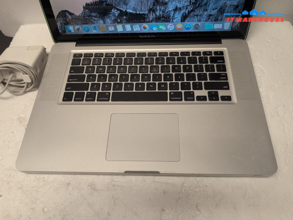 Apple Macbook Pro 15" A1286 2008 C2D-2.8GHz CPU/4GB RAM/500GB HDD/10.10 -