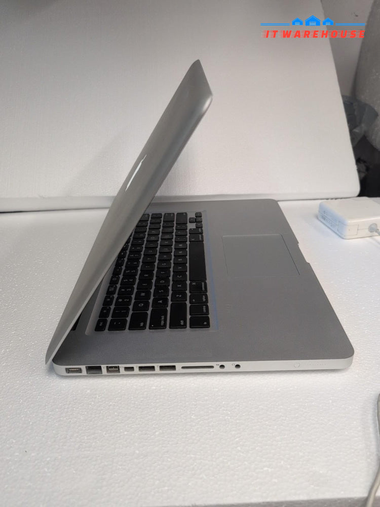 Apple Macbook Pro 15" A1286 Mid 2010/ i7 - 2.66GHz/4GB /128GB SSD (READ,AS IS) -
