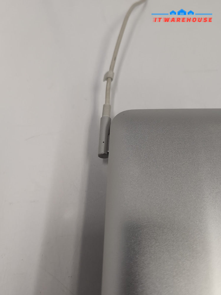 (AS IS) Apple MacBook Pro 2010 17" A1297 ( NO POWER,NO HDD )  -