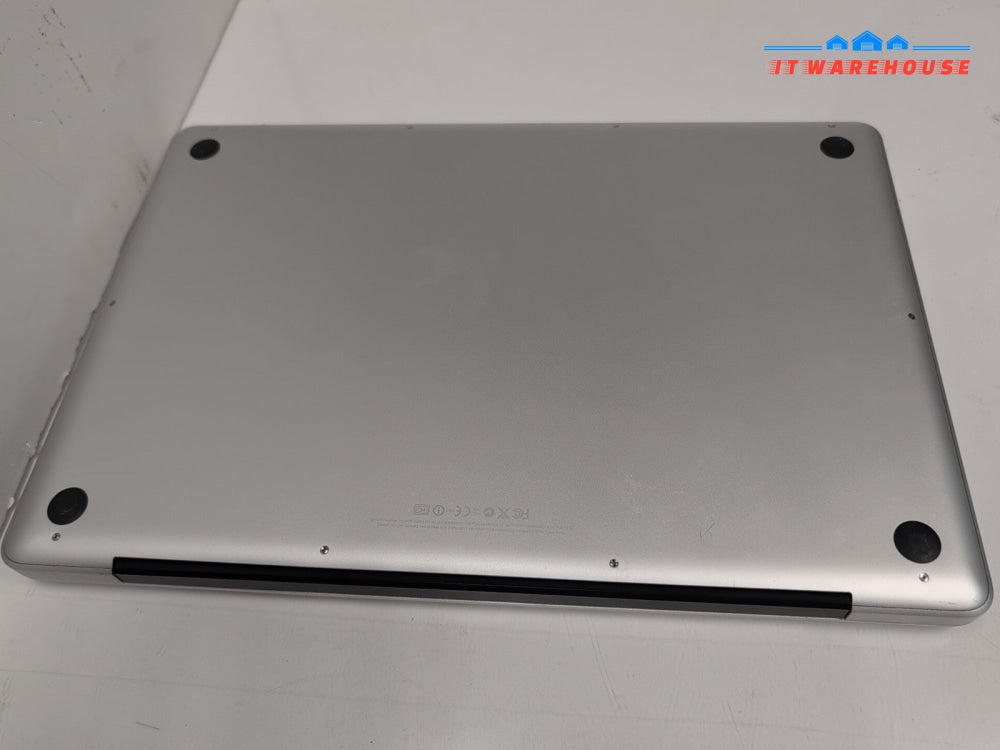 (AS IS) Apple MacBook Pro 2010 17" A1297 ( NO POWER,NO HDD )  -