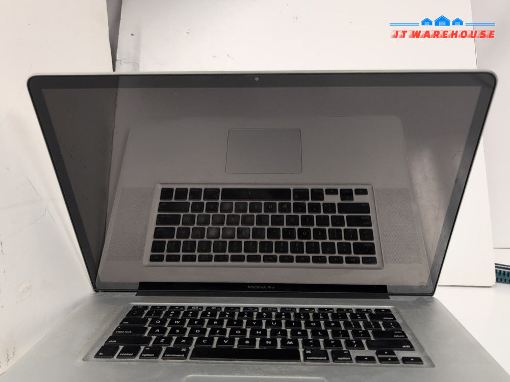 (AS IS) Apple MacBook Pro 2010 17" A1297 ( NO POWER,NO HDD )  -
