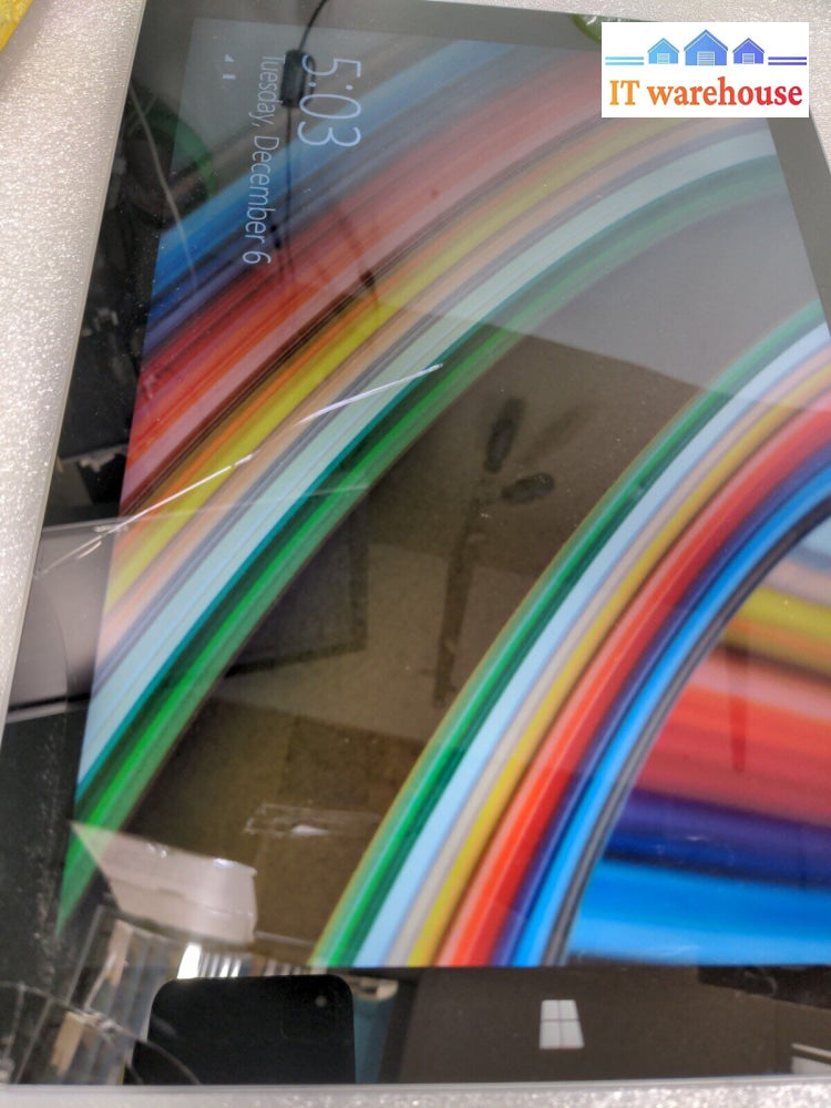 - (As Is) Surface Pro 3 1631 I5-4300U /4Gb/128Gb Ssd Win8(Lcd Cracked/No Touch)